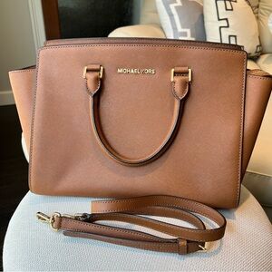 Michael Kors brown bag